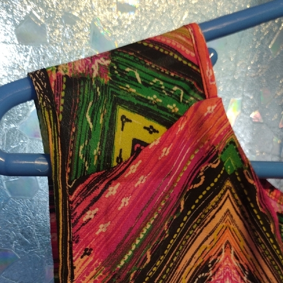 Sami & Jo Pink Sleeveless Blouse with Chevron Pattern - Picture 13 of 13